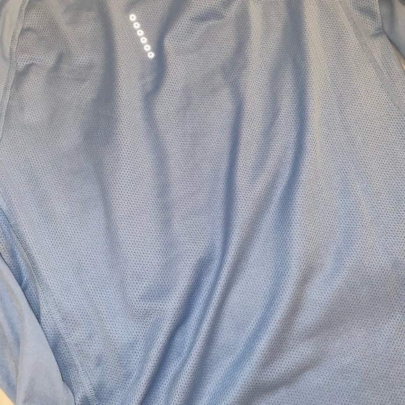 Nike - long sleeve dry fit - gently worn - Picture 3 of 3